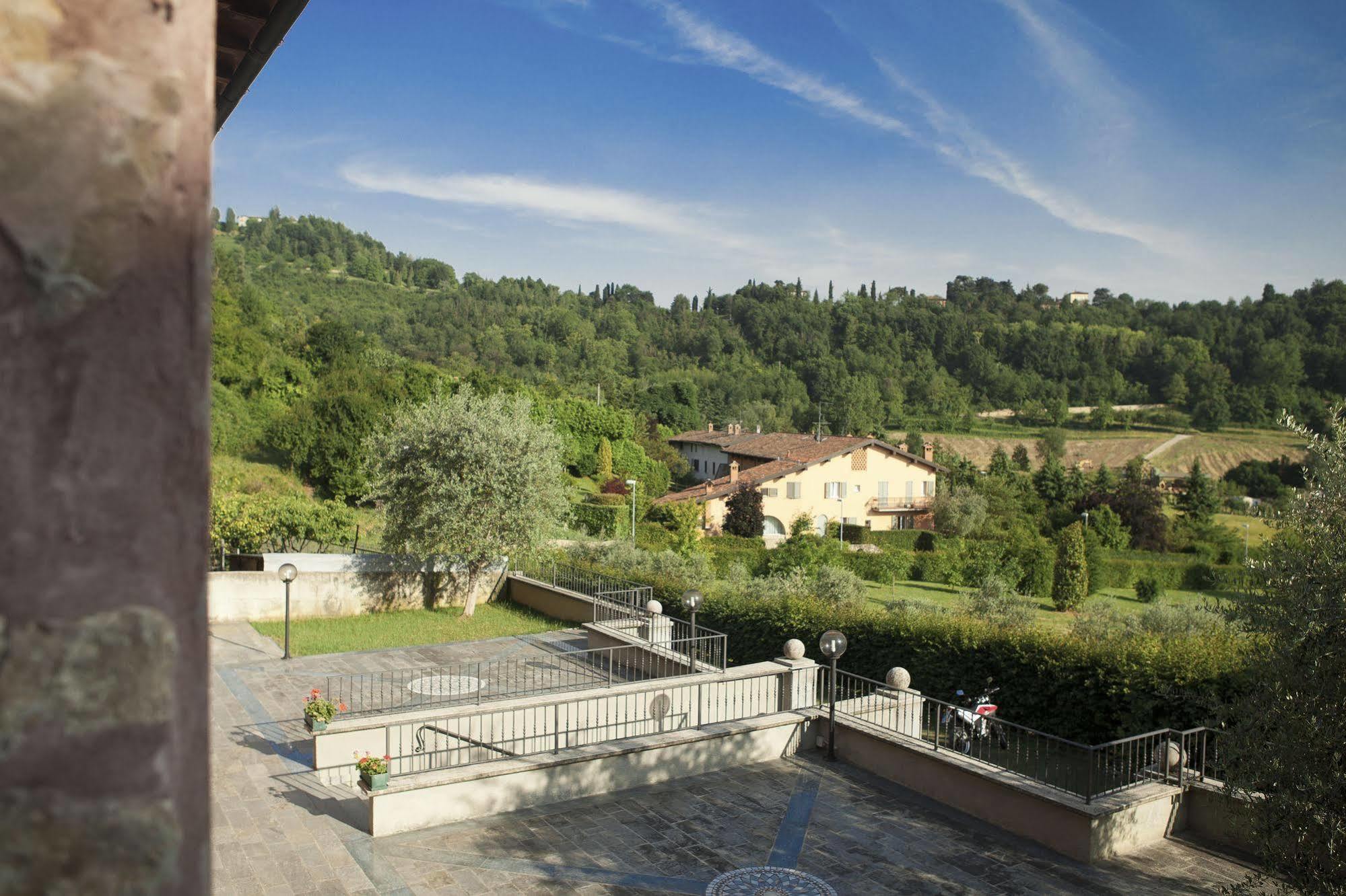 Dimora Le Nove Fate Hotel Bergamo Exterior photo